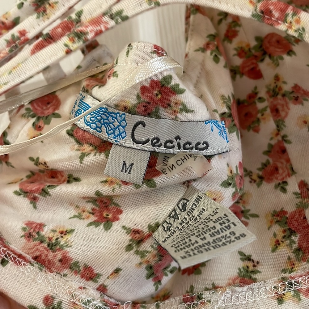 Floral Crop Top - Size M - Picture 3 of 3